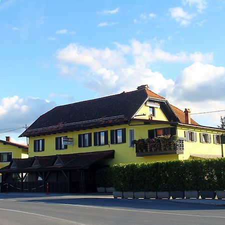 Prenocisca Kralj Appartement Komenda Buitenkant foto