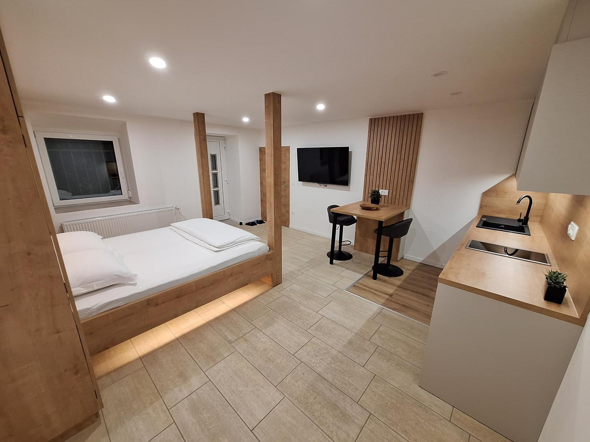 Prenocisca Kralj Appartement Komenda Buitenkant foto