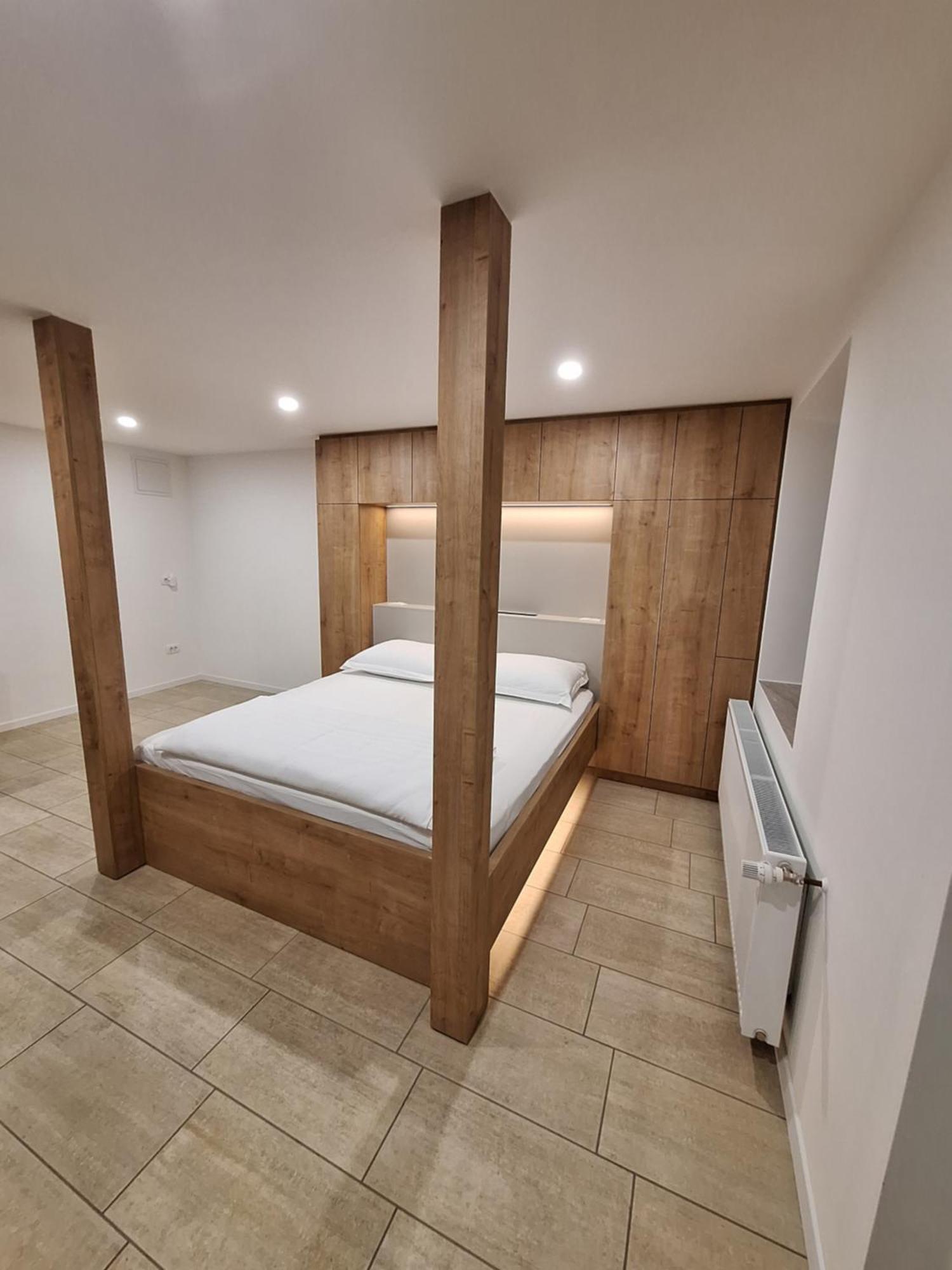 Prenocisca Kralj Appartement Komenda Buitenkant foto
