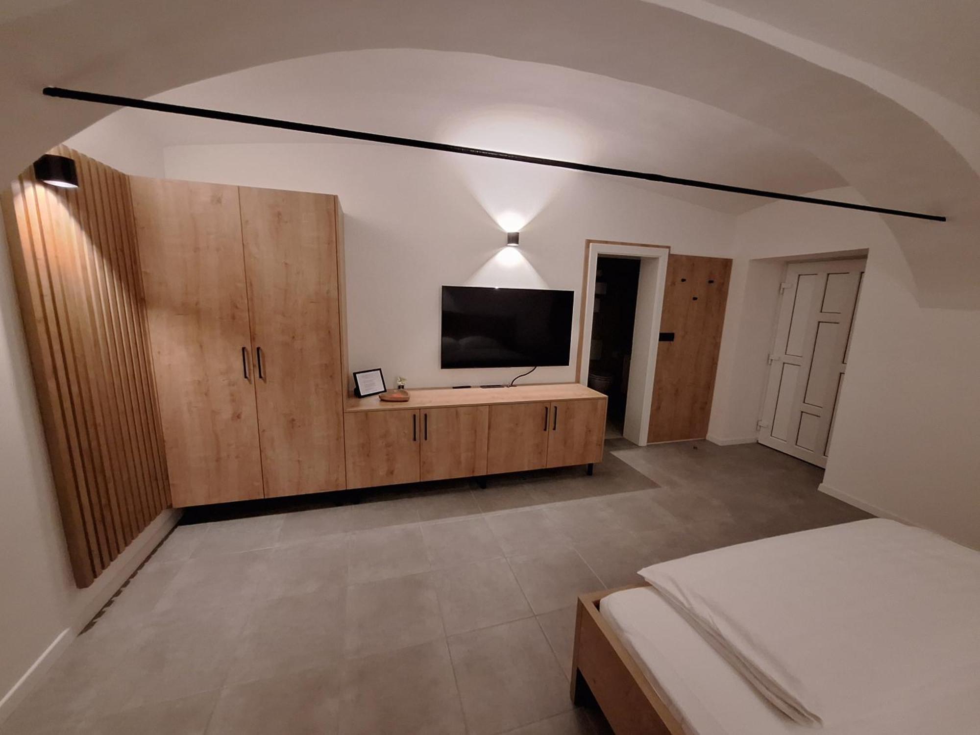 Prenocisca Kralj Appartement Komenda Buitenkant foto