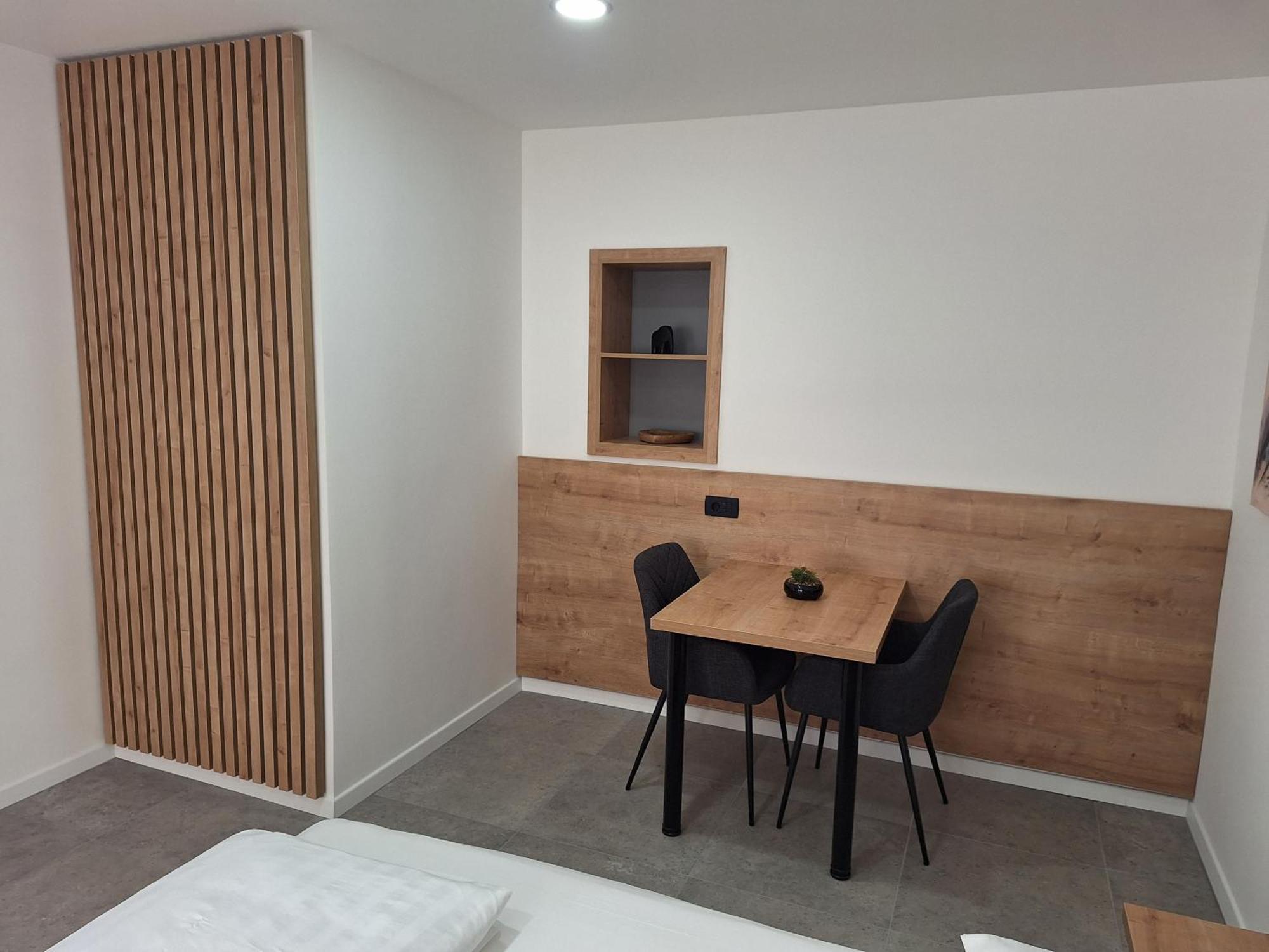 Prenocisca Kralj Appartement Komenda Buitenkant foto