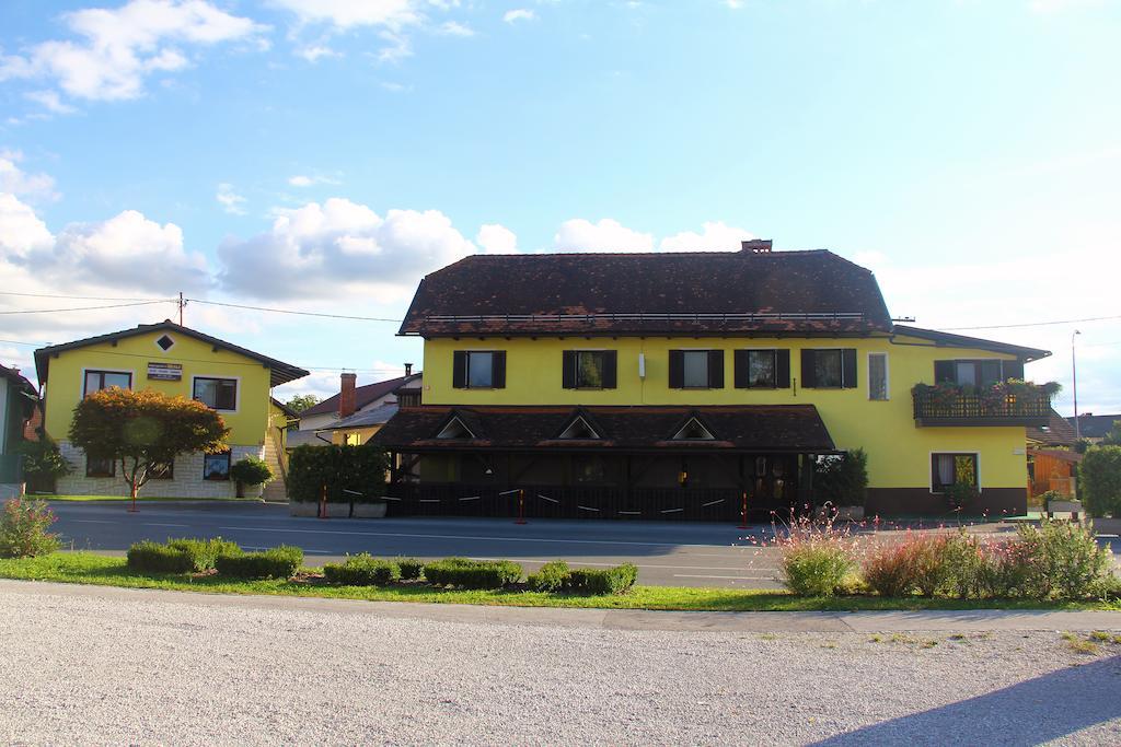 Prenocisca Kralj Appartement Komenda Buitenkant foto