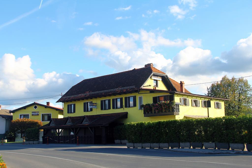 Prenocisca Kralj Appartement Komenda Buitenkant foto